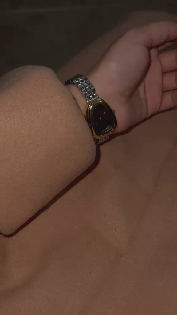 Retro Snake-Head Quartz Women's Watch